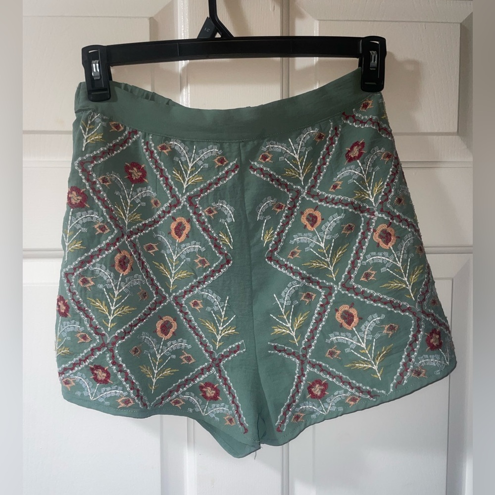 Entro Embroidered Shorts